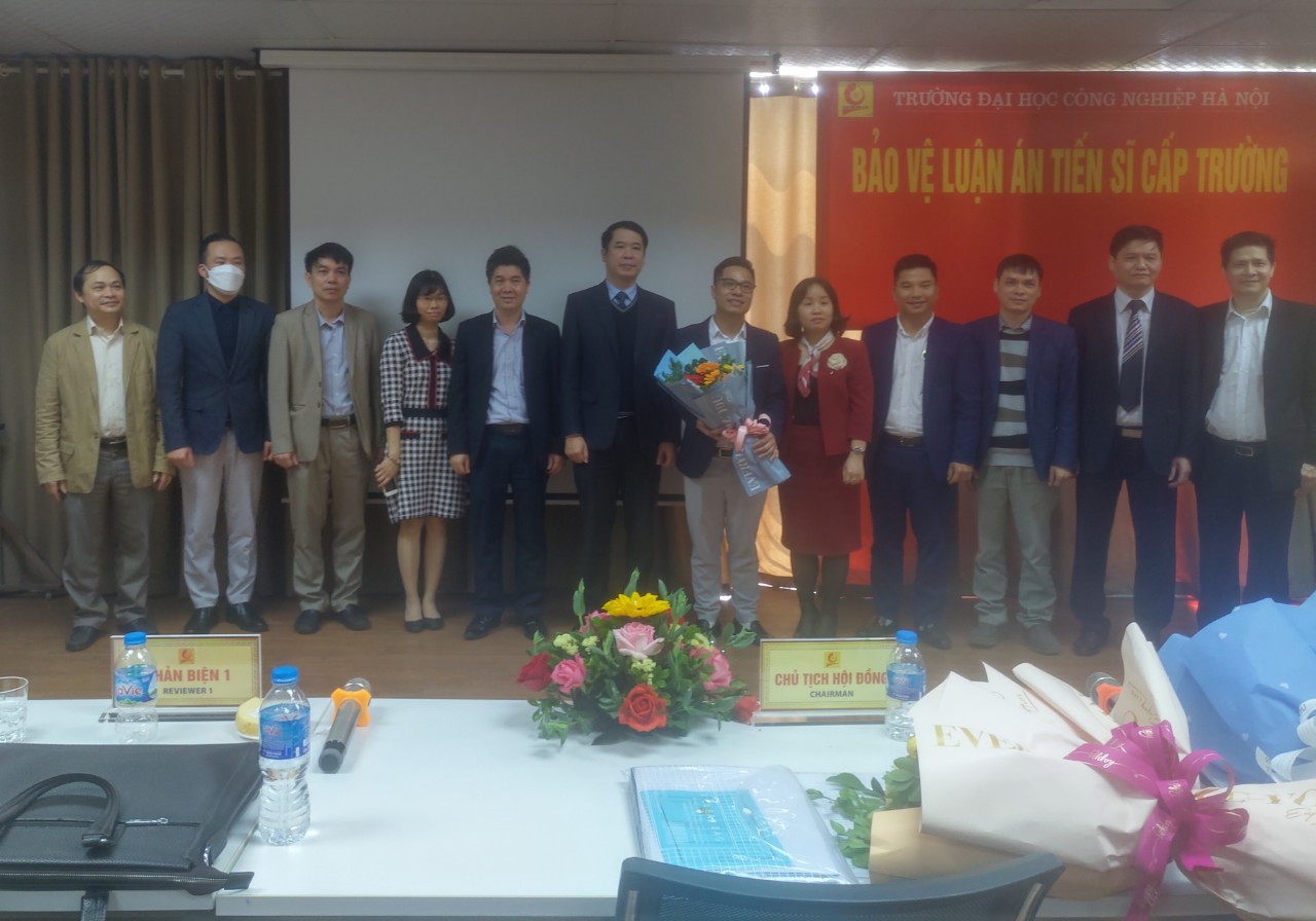 Tổ chức bảo vệ luận án tiến sĩ cấp Trường cho nghiên cứu sinh Nguyễn Văn Thắng
