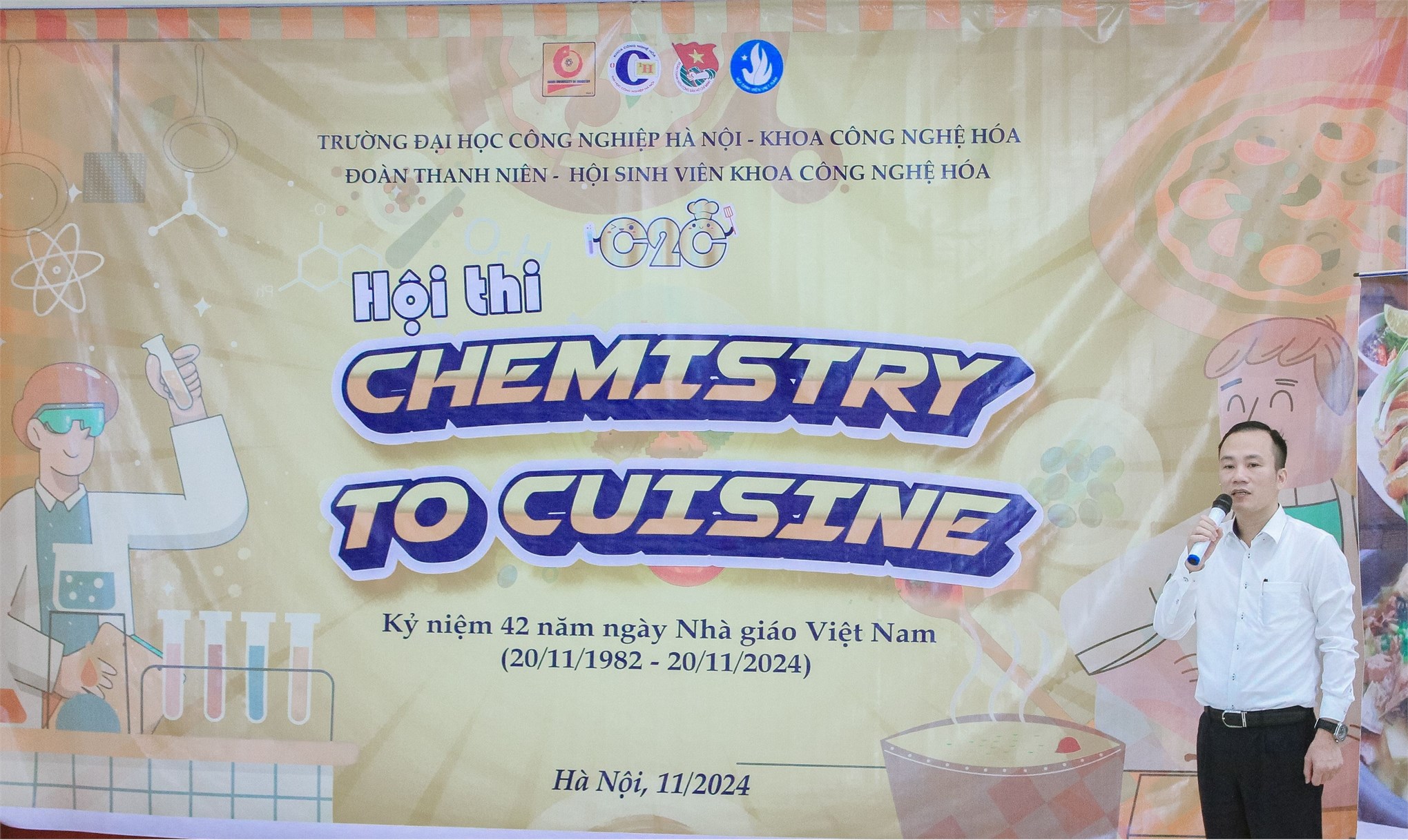 TƯNG BỪNG HỘI THI “CHEMISTRY TO CUISINE” KHOA CÔNG NGHỆ HÓA