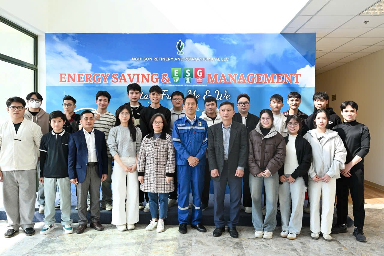 SINH VIÊN KỸ THUẬT HÓA DẦU THỰC TẬP, TRẢI NGHIỆM TẠI DOANH NGHIỆP ĐẦU KHÍ