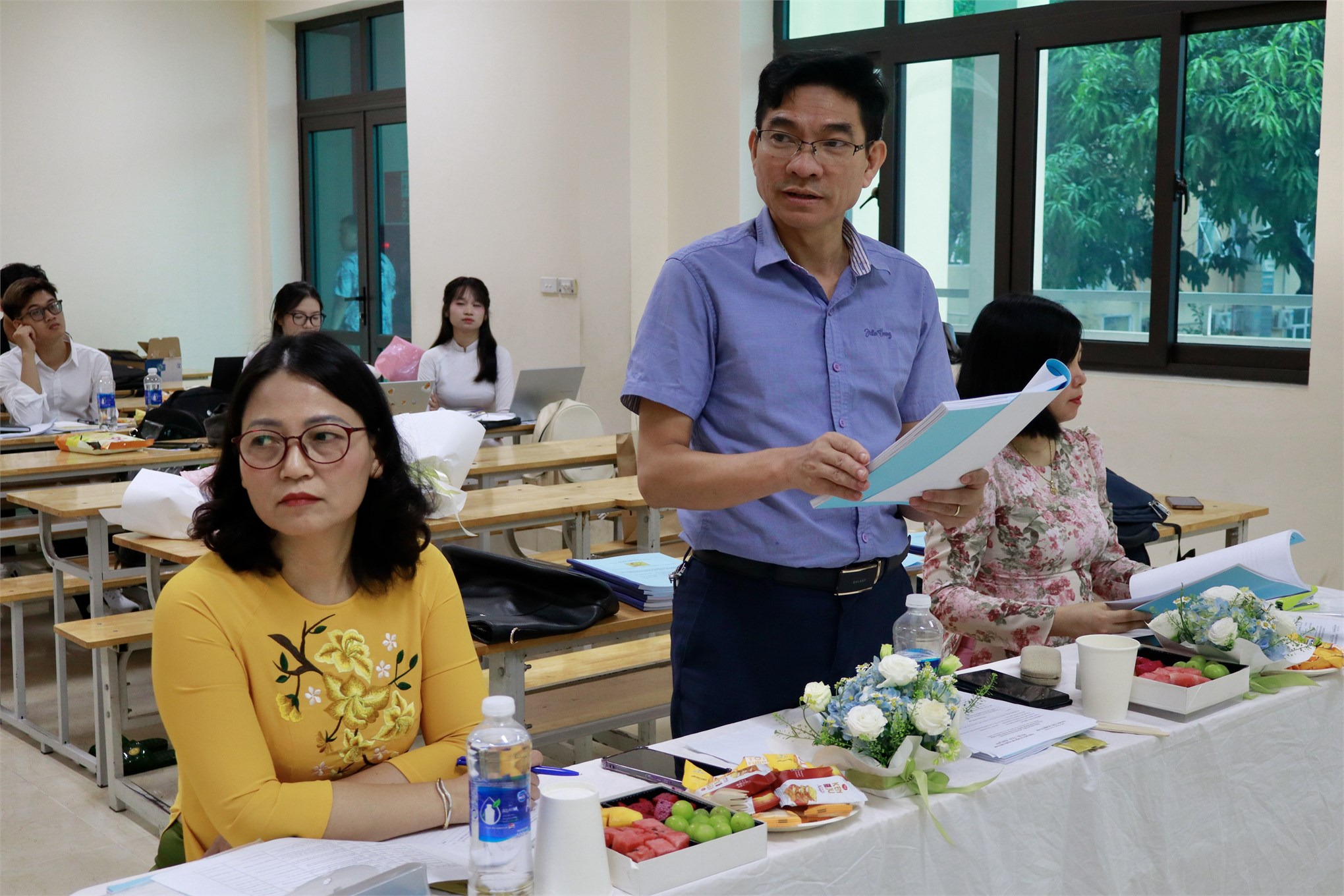 LỄ BẢO VỆ KHÓA LUẬN TỐT NGHIỆP CỦA SINH VIÊN NGÀNH CÔNG NGHỆ KỸ THUẬT HÓA HỌC