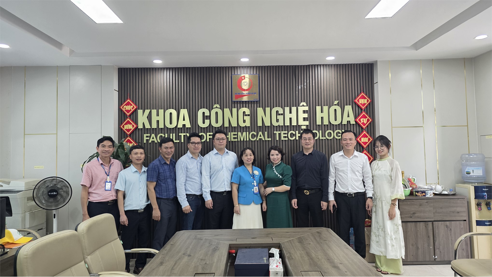 CÔNG TY TNHH THIẾT BỊ TIẾT KIỆM NĂNG LƯỢNG QUẢNG ĐÔNG AUBERT, TRUNG QUỐC ĐẾN THĂM VÀ LÀM VIỆC VỚI KHOA CÔNG NGHỆ HÓA