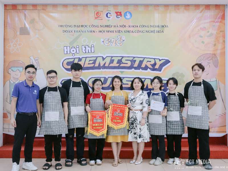 TƯNG BỪNG HỘI THI “CHEMISTRY TO CUISINE” KHOA CÔNG NGHỆ HÓA