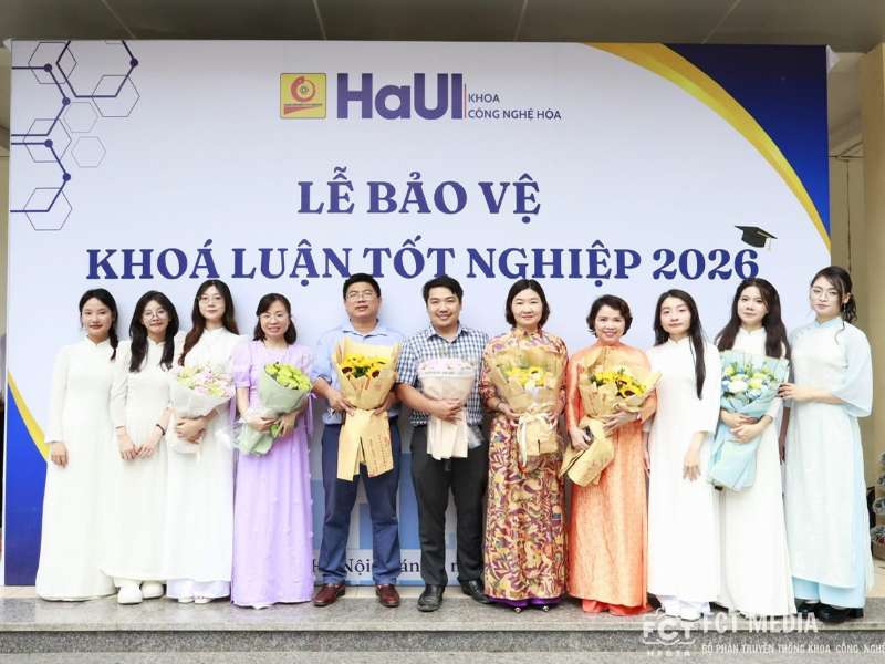 SINH VIÊN NGÀNH CÔNG NGHỆ THỰC PHẨM BẢO VỆ KHÓA LUẬN TỐT NGHIỆP ĐẠI HỌC
