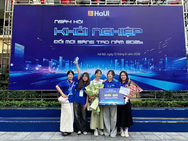 Ngày hội Khởi nghiệp, đổi mới sáng tạo năm 2026: Sinh viên Khoa Công nghệ Hóa tạo dấu ấn với những sản phẩm ứng dụng trong đời sống